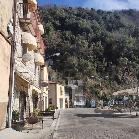 B&B La Fontana Borbone Лаурия Инфериоре Экстерьер фото